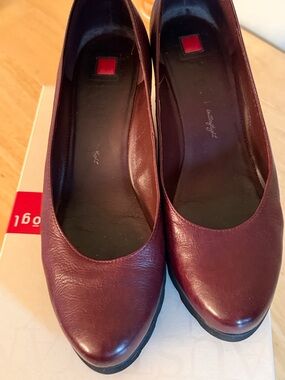 Women's Burgundy Leather Round-Toe Heels